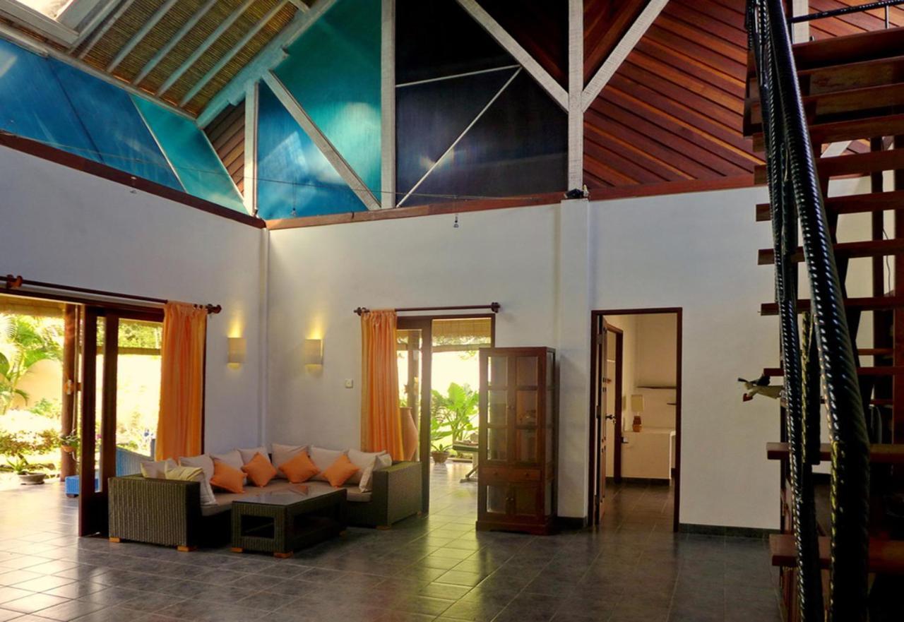 Villa Senang スンギギ エクステリア 写真
